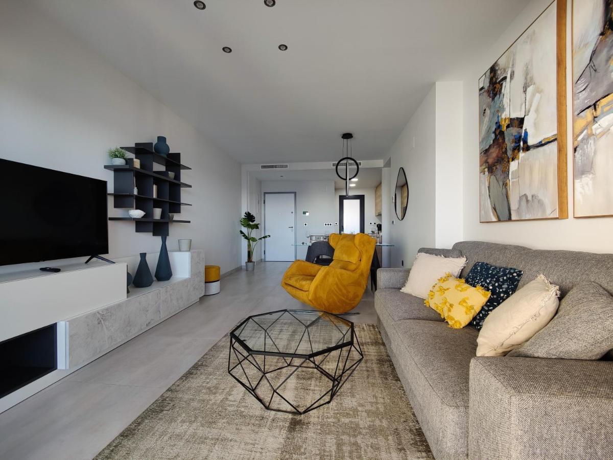 Sunset Waves Superb Apartments بينايدورم المظهر الخارجي الصورة