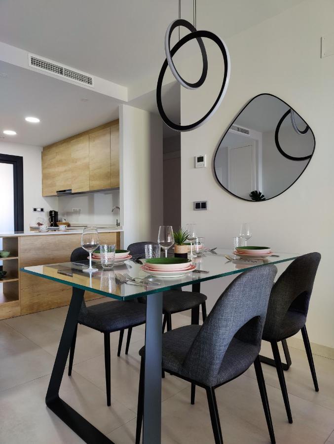 Sunset Waves Superb Apartments بينايدورم المظهر الخارجي الصورة