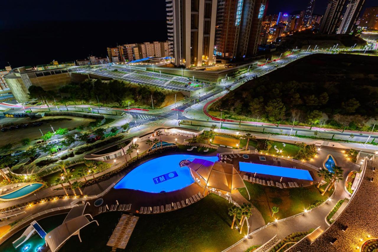 Sunset Waves Superb Apartments بينايدورم المظهر الخارجي الصورة