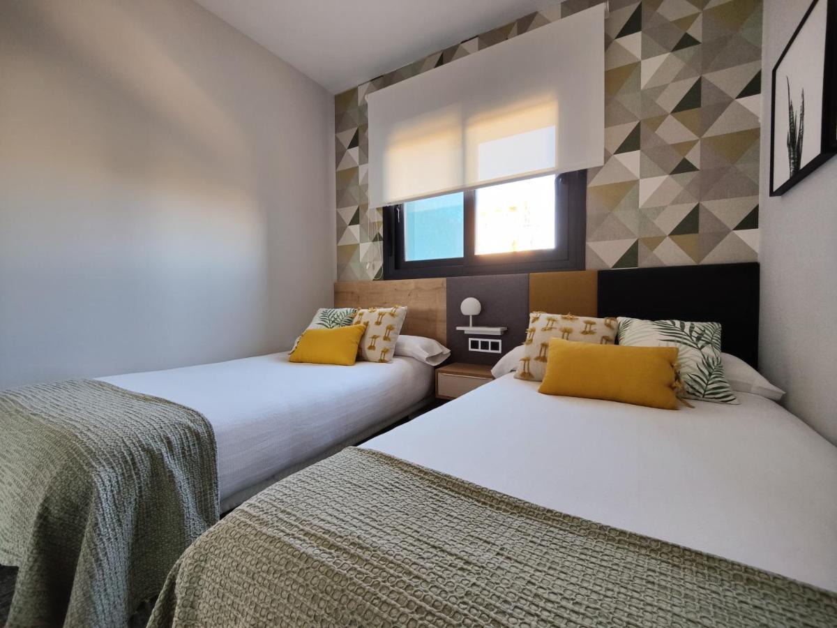 Sunset Waves Superb Apartments بينايدورم المظهر الخارجي الصورة
